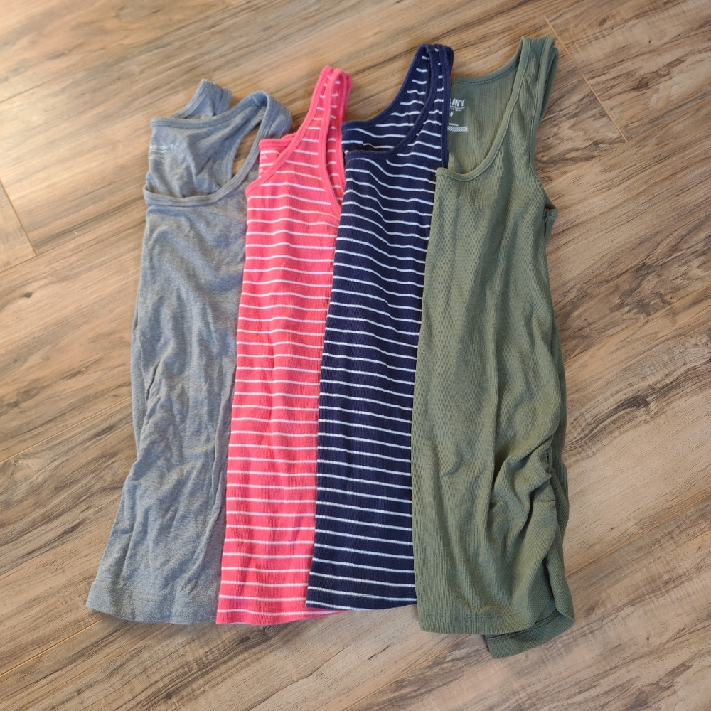 Bundle maternity tanks